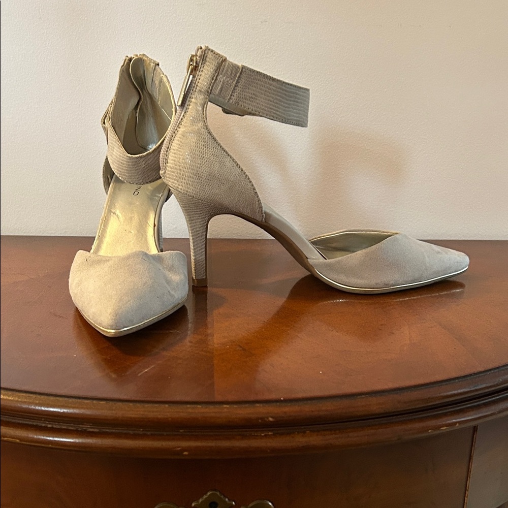Bandolino Pointed-Toe Ankle Strap Heels in Light Gray